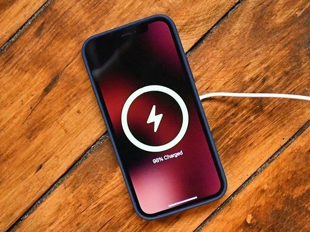 城固苹果手机维修分享iPhone 12可以随便充电吗 